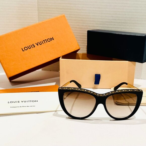 Unique Louis Vuitton Sunglasses with Monogram Trim - EXCELLENT CONDITION - Picture 1 of 12